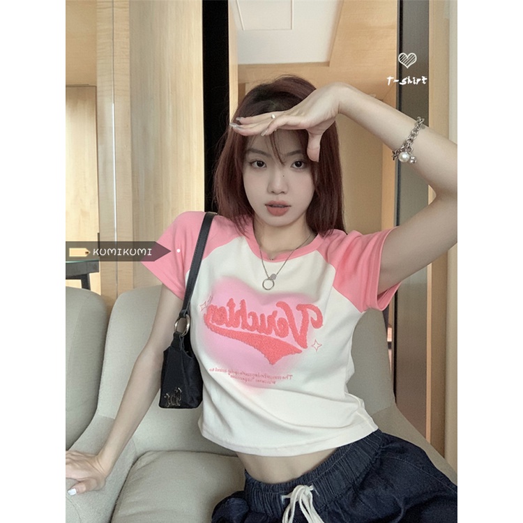 Red Pink Slim Manis Hot Gadis Ketat Pendek Atasan Wanita 2023 Baru Musim Panas Bahasa Perancis Niche Pusar Lengan Pendek T-shirt