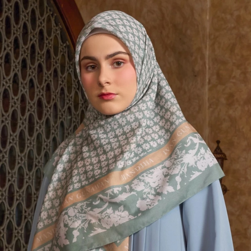 Hijab Mandjha Ivan Gunawan | La Fleur Sage Scarf | kerudung segi empat jilbab