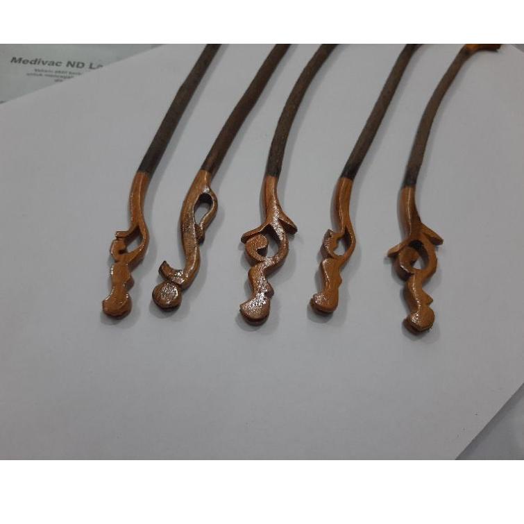 1 batang Tangkringan Konin Pleci PCMI Pangkringan Konin Asem Bali Ukir Grade A sangkar LB Sogon Plec