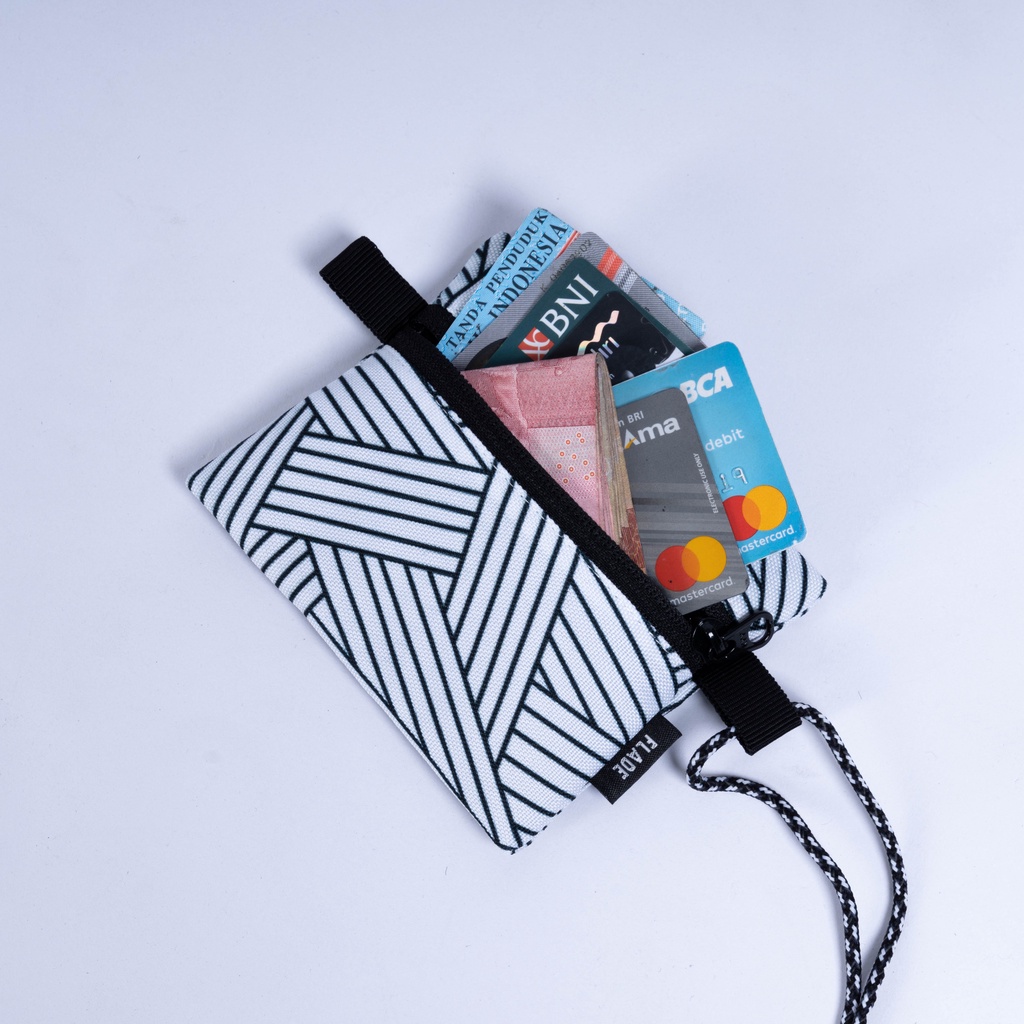 

ID FLADE STUDIOS - SLING POUCH BAG ZOTA - DOMPET KARTU COIN MULTIFUNGSI PRIA WANITA