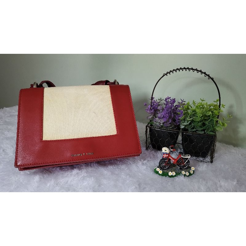 Tas pesta Red Charles &Keith