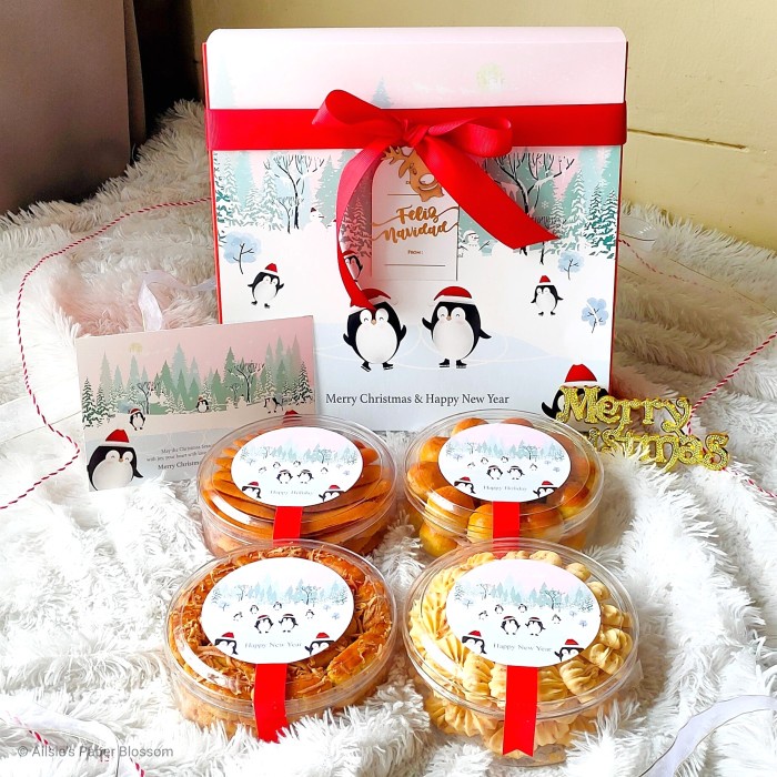 

CHRISTMAS HAMPERS PARSEL KUE KERING NATAL PREMIUM ISI 4 TOPLES