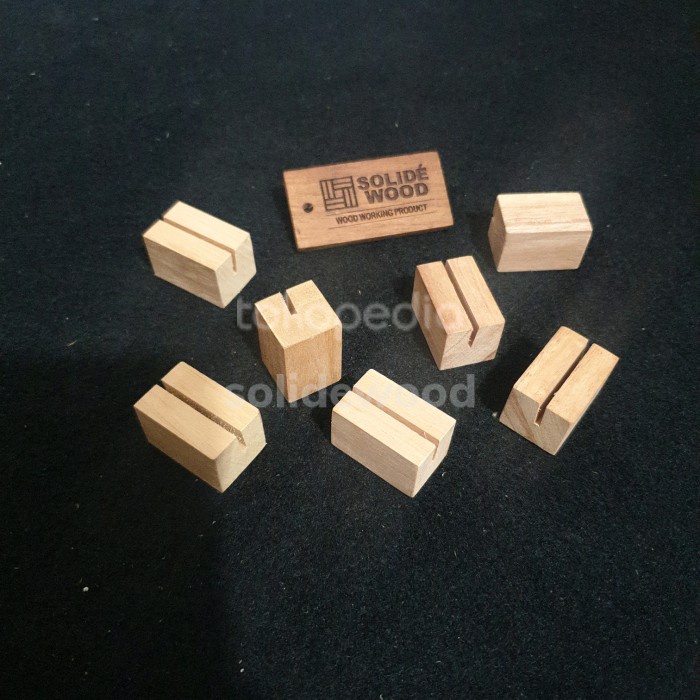 

Buruan serbu] wooden photo card holder / stand kayu tatakan kartu foto 2cm x 3cm
