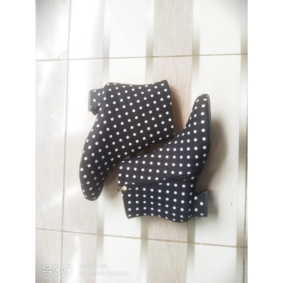 Cuci Gudang  Sepatu Boots Motif Pulkadot