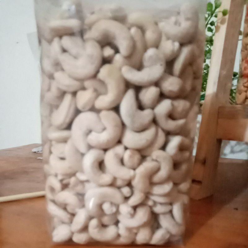 

Kacang Mede jumbo kering 1kg