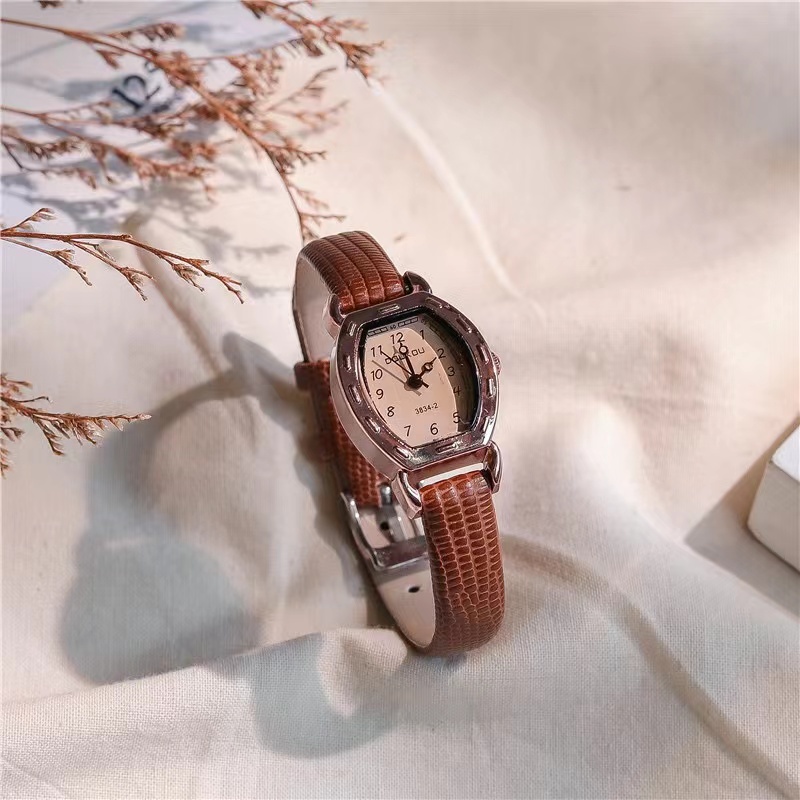 Jam Tangan Kecil Wanita Analog Casual Vintage Tali Kulit Murah Import