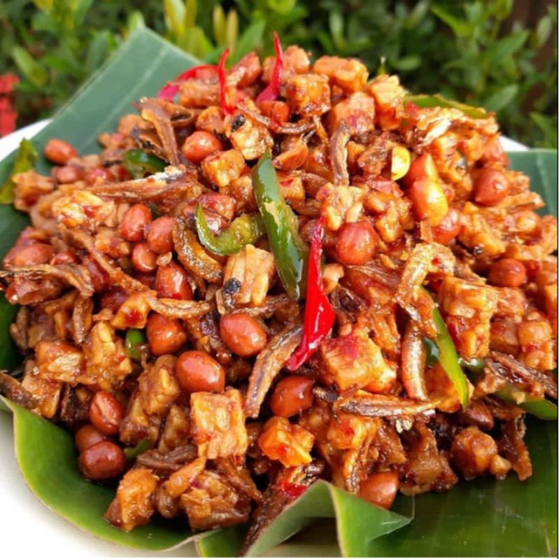 

KERING TEMPE TERI + KACANG 500gr & 1Kg OREK TEMPE BALADO DENGAN 2 VARIANT LEVEL PEDAS