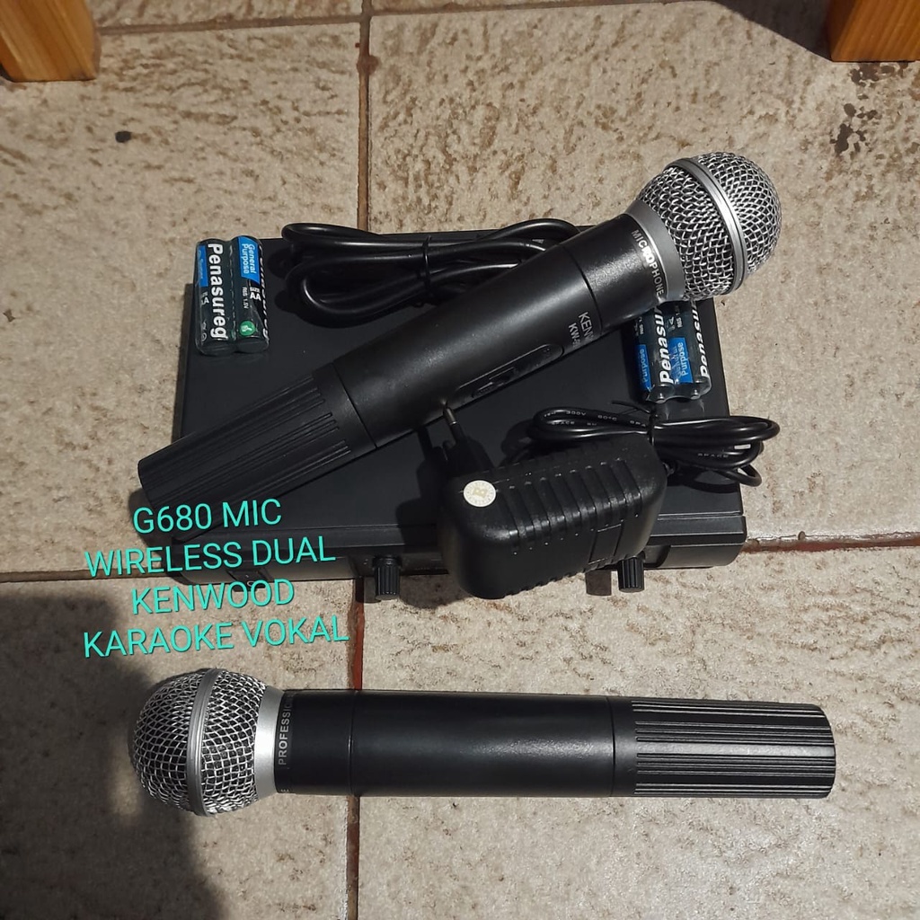 G680 KENWOOD MIC WIRELESS UHF VOCAL SET MICROPHONE DUAL MIK WIRELES SEPASANG MIKROPON SOUNDBEST KARAOKE VOCAL ARTIS PROFESIONAL PRO SOUND BEST SISTEM AUDIO PANGGUNG LEGENDARY DYNAMIC PENGERAS SUARA HIFI SENSITIF MC PIDATO SEMINAR CERAMAH ACARA DJ MUSIK MU