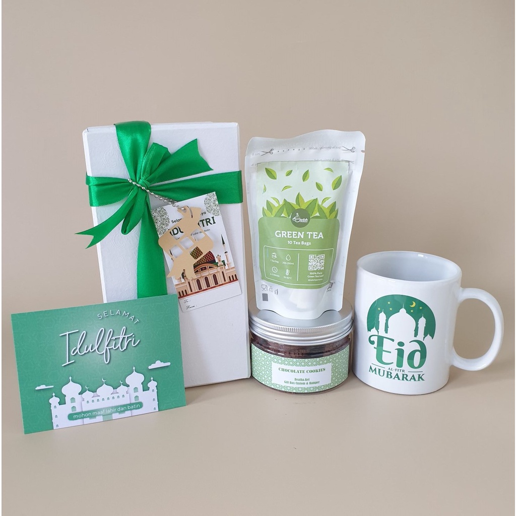 

Hampers Lebaran Parsel Ramadan Kue Bingkisan Idul Fitri Sajadah Premium Sarung Hijab Tumbler Mug