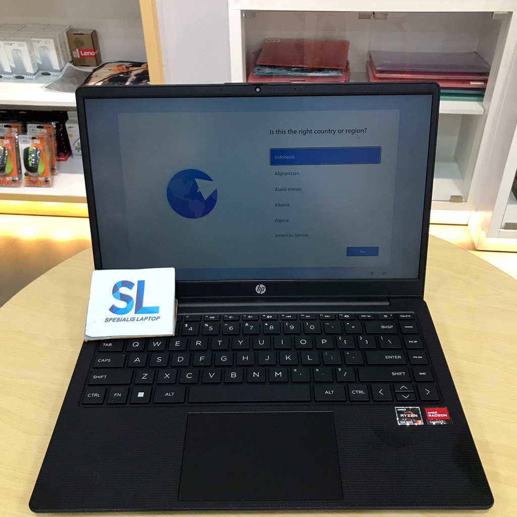 LAPTOP HP 14S EM0032AU RYZEN 3 7320U 8GB 512GB SSD 14 FHD WINDOWS 11