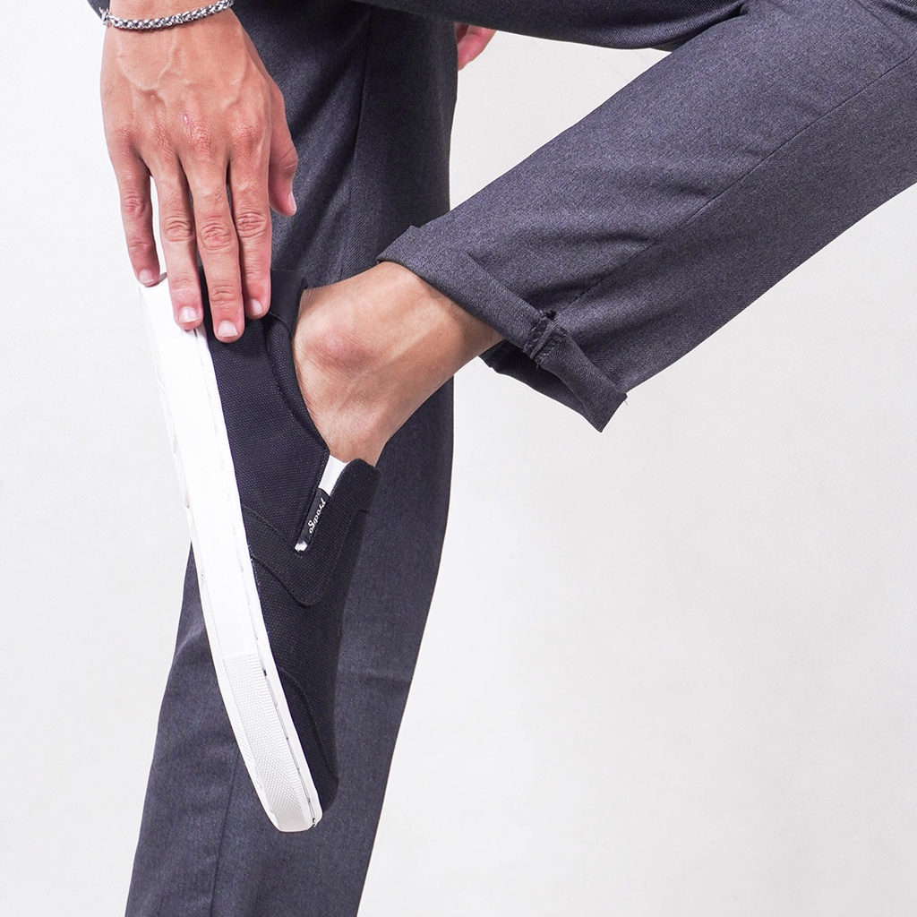 Prodigo * Sepatu Pria Slip On Gayo Hitam Putih Sepatu Sneakers Casual Terbaru