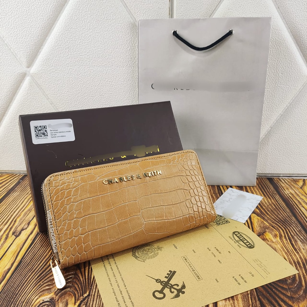 DOMPET CnK FREEBOX DAN PAPERBAG - TERBARUU!!! CK DOMPET WANITA MINI LONG WALLET - Dompet CROCO CK - Dompet Wanita Gemma Quilted Card Holder - VIBELLESHOPBAGS 2055