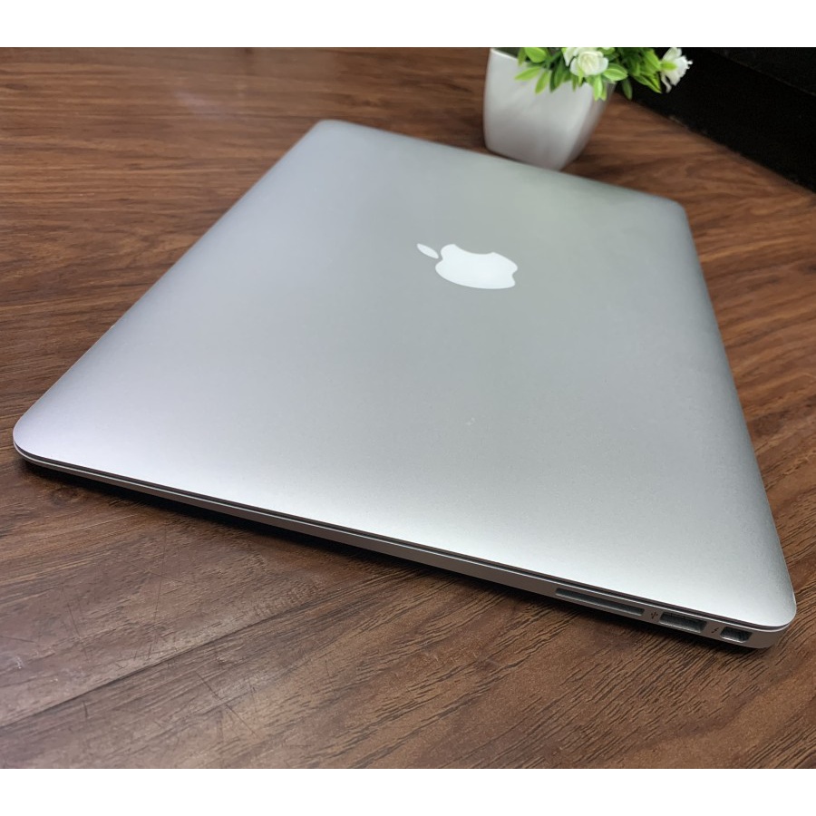 Apple MacBook Air 13-inch Ci7 Ram 8GB SSD 512GB 2017 Mulus