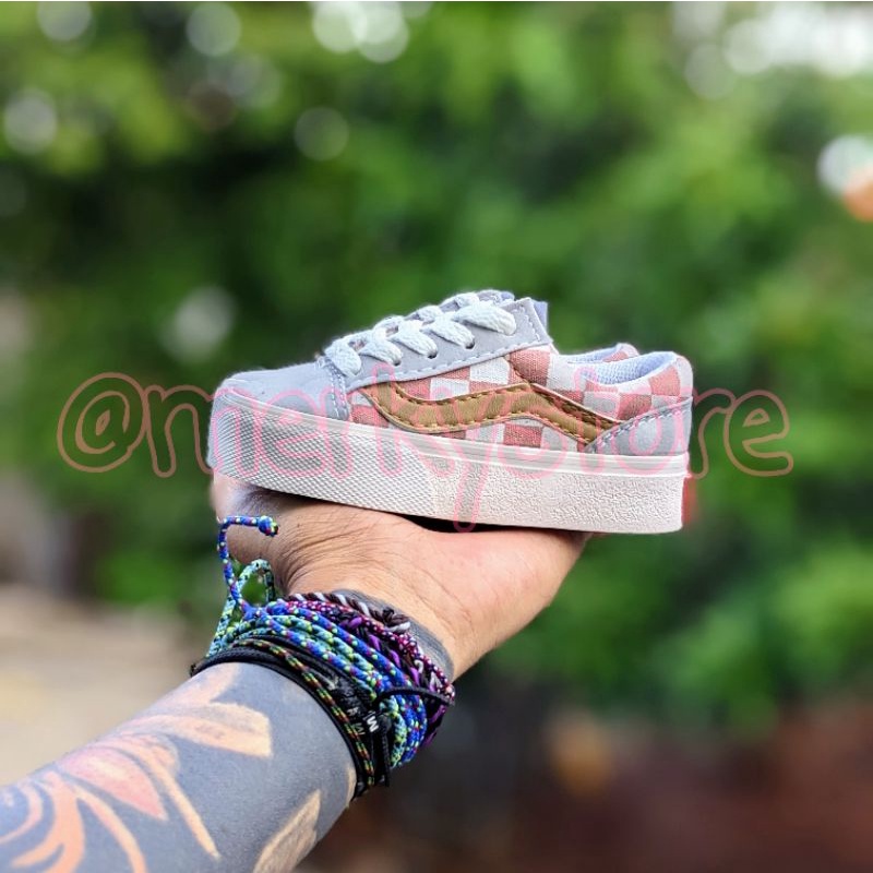 Sepatu anak perempuan os abu abu catur peach tali