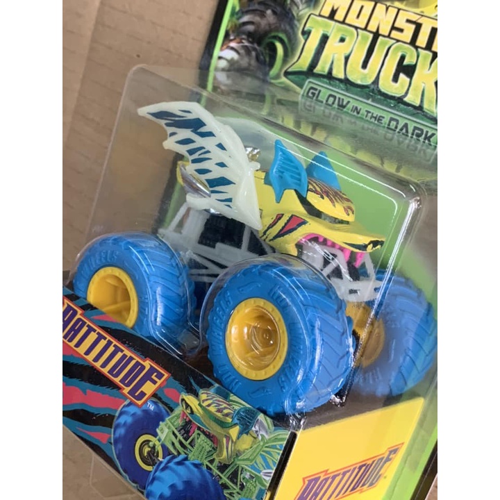 Hotwheels Monster Trucks Glow in the Dark Battitude