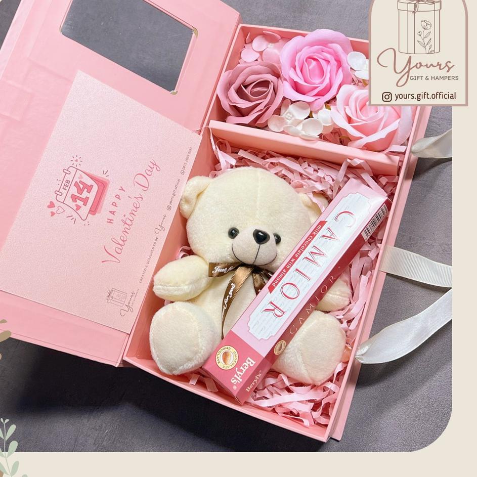 

♔ hadiah coklat valentine hampers kado gift coklat valentine wisuda ✭