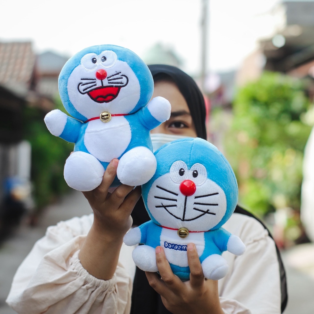 Boneka Doraemon mini murah Ukuran M & S lucu dan imut/boneka doraemonterbaru/boneka doraemon