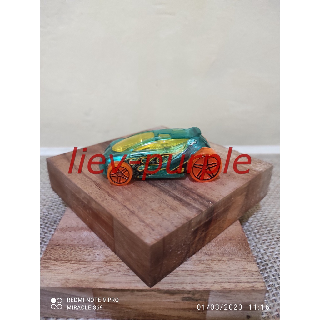 mobil mainan HotWheels original