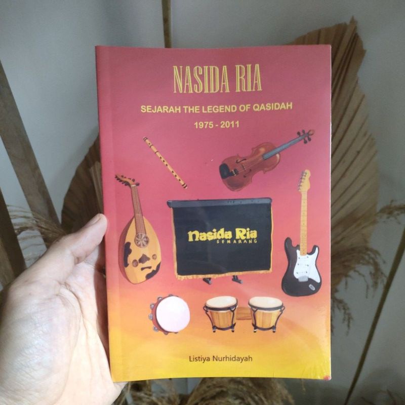 Nasida Ria Sejarah The Legend of Qasidah 1975-2011 - Listiya Nurhidayah