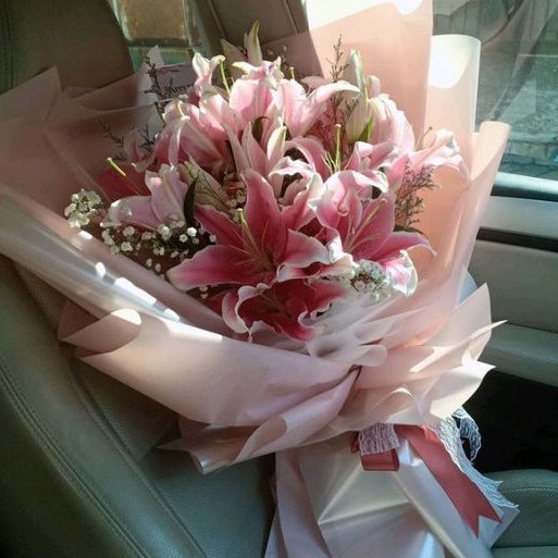 Classy Pink - Lily Bouquet, buket bunga untuk hadiah ulang tahun pacar, mertua, ibu, bucket wisuda, 