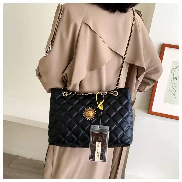 BJ62102 - BEIGE/BLACK/BROWN - TAS TOTEBAG SHOULDERBAG SLEMPANG WANITA TALI RANTAI FASHION KOREA CHINA IMPORT MODIS ELEGAN TERMURAH TERLARIS TERBARU BAGSTORE JAKARTA TAS BATAM ZC2102