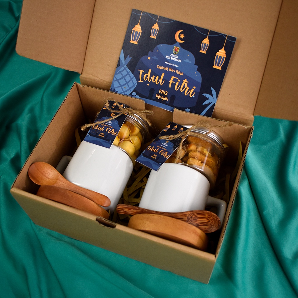 

Parcel Lebaran Kue Kering Hamper Al Falaq