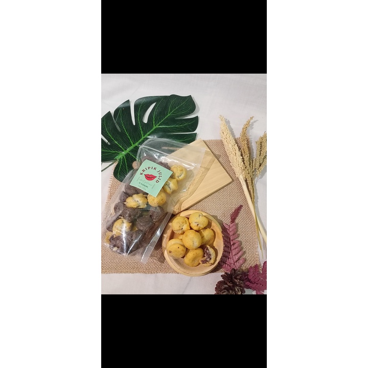 

Soes kering 3 rasa (double choco, ori choco, choco vanilaa)