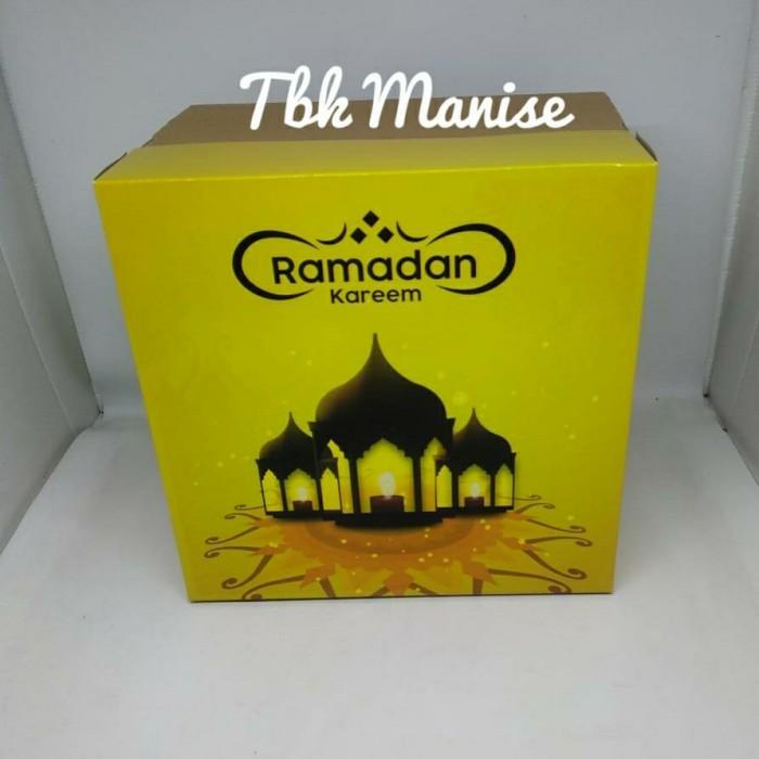 

Box Kue Lebaran Yellow 25X25Cm / Cake Box Idul Fitri / Kardus Kue 043