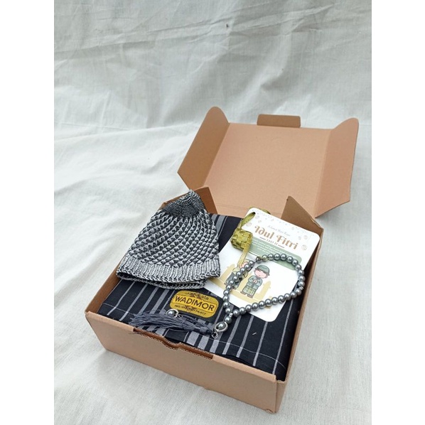 

Hampers Lebaran Cowok/ Parcel Lebaran Cowok / Gift Box / Paket Usman