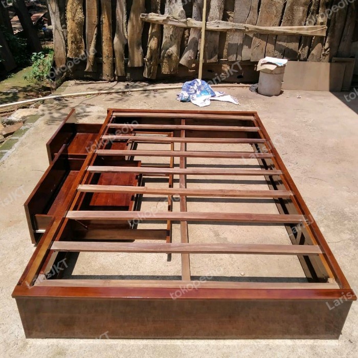 LJ1 Dipan Tempat Tidur Laci Kayu Jati Tanpa Sandaran