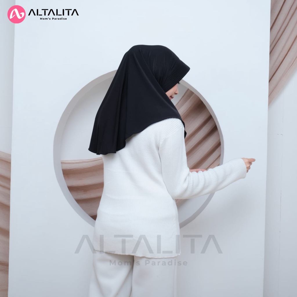 Altalita - Kerudung Bergo Qaila Penguin Jilbab Instan Hamidah Size M Menutup Dada Hijab Sport pet Tebal Bahan Jersey Premium Cocok Untuk Sekolah Olahraga Volly Futsal Senam dan Sehari-Hari