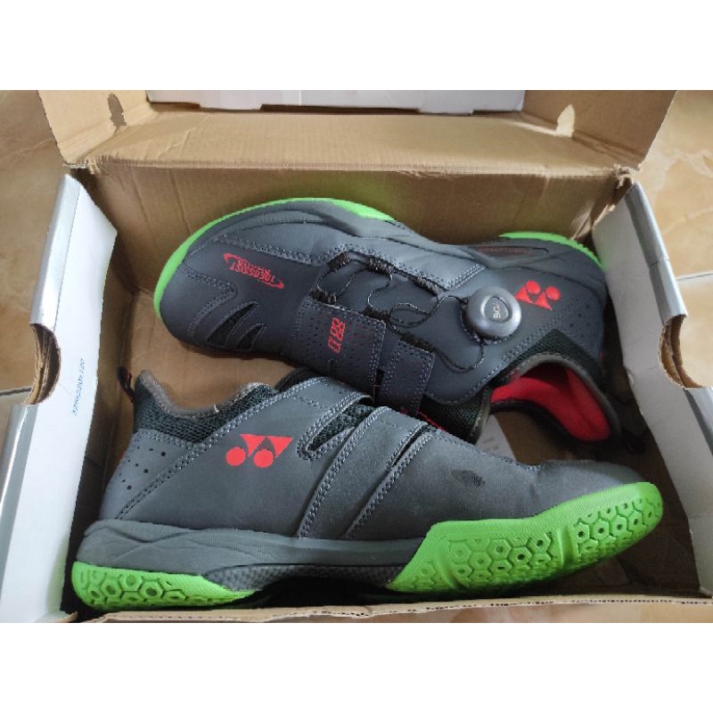 sepatu badminton yonex boa 88d original second bekas
