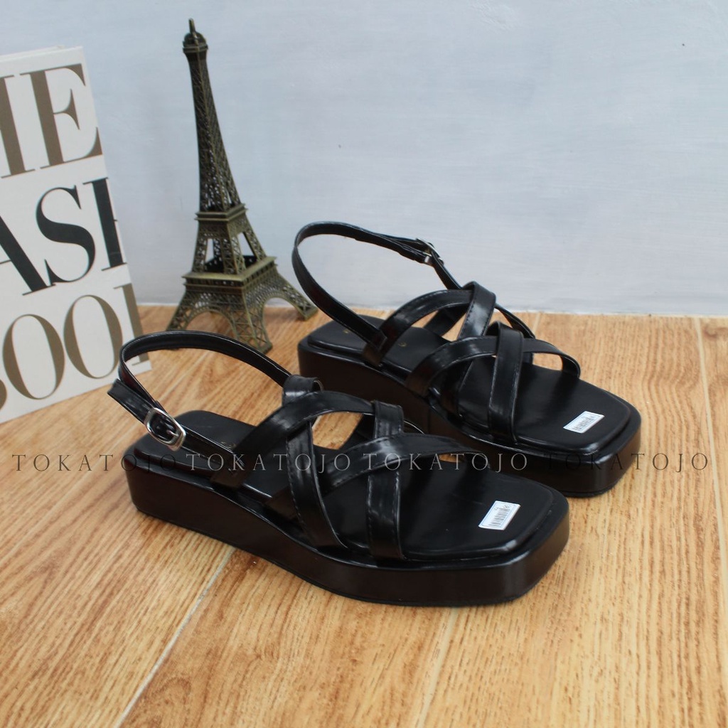 Sandal tali silang gesper terbaru kekinian Sandal fashion korea Sandal flatform wanita cantik dan elegan