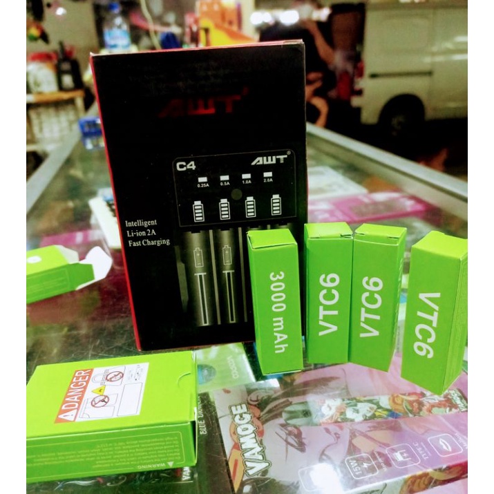 PAKET KOMPLIT CHARGER C4 AWT PLUS BATRE VTC6 3000mAh 4PCS