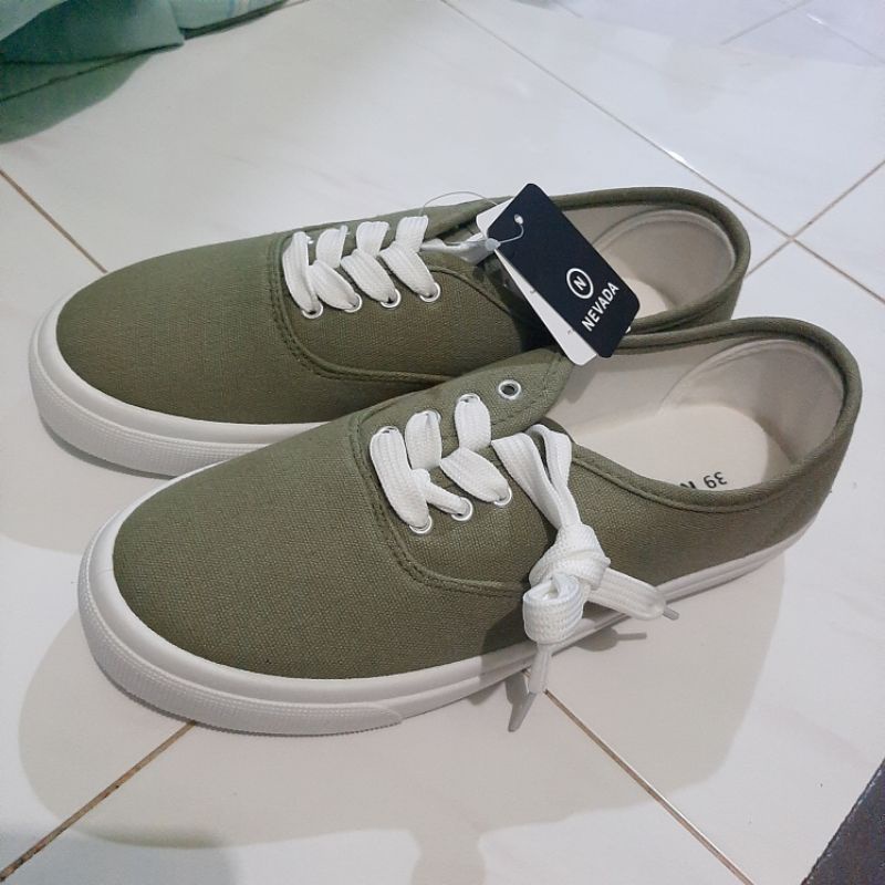 NEVADA Sneakers Wanita