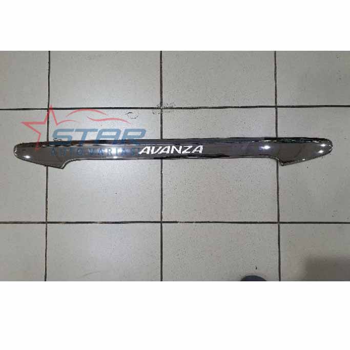 List trunklid chrome Avanza lama 2004-2011.