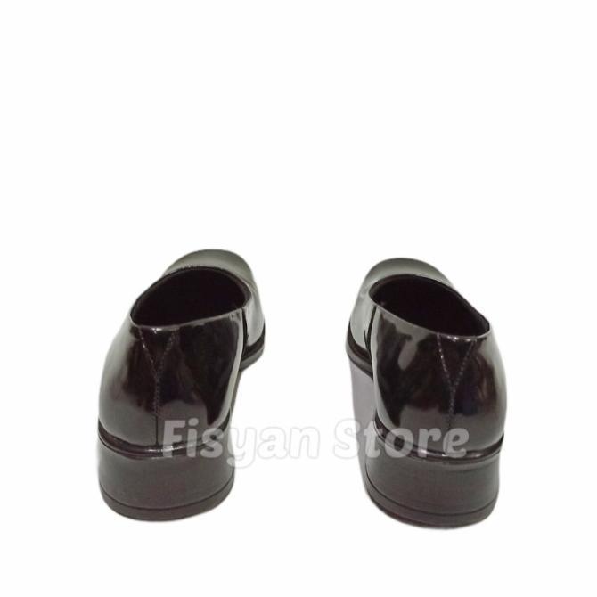Sepatu PDH Wanita Hitam Mengkilap AR 1708