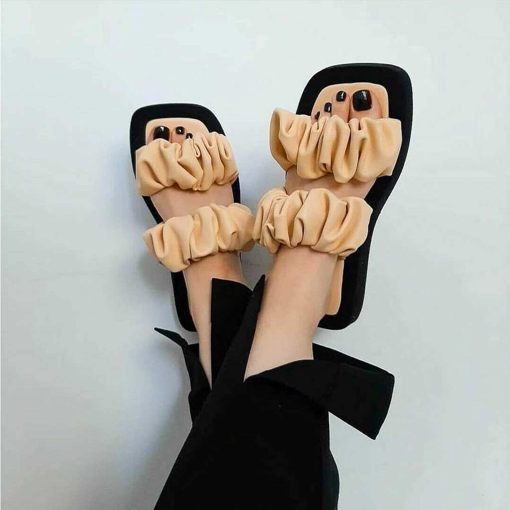 MNN qualited padded sandals