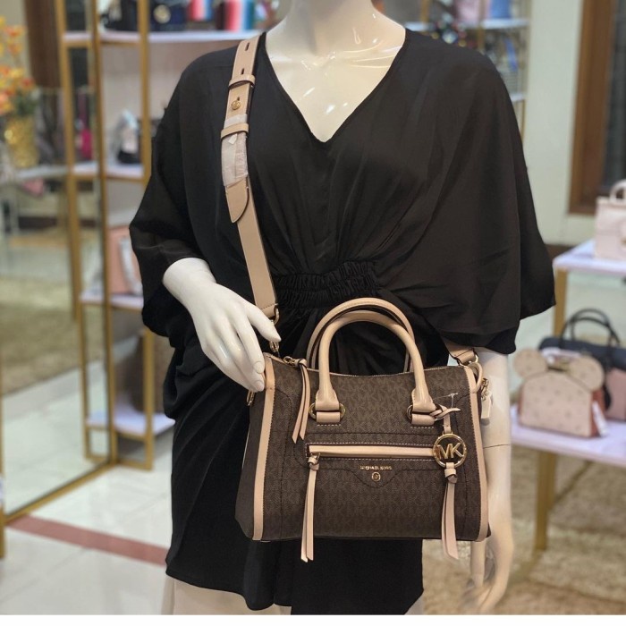 Terlaris Mk Carine Small Signature Brown Pink