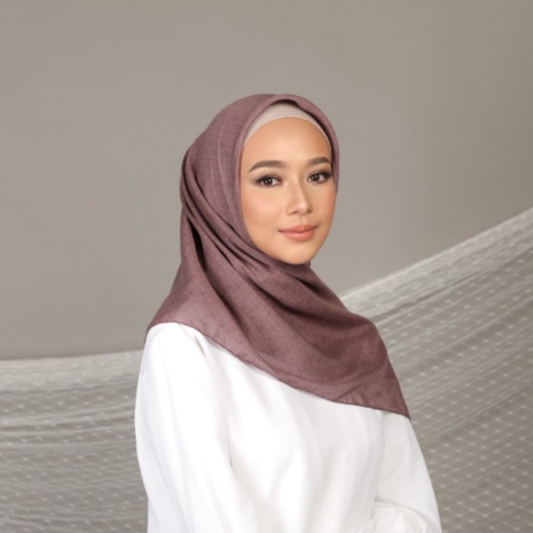 Promo Hijab Wanita Plain Scarf Voal Diario x Nagita Slavina - Fawn Diskon