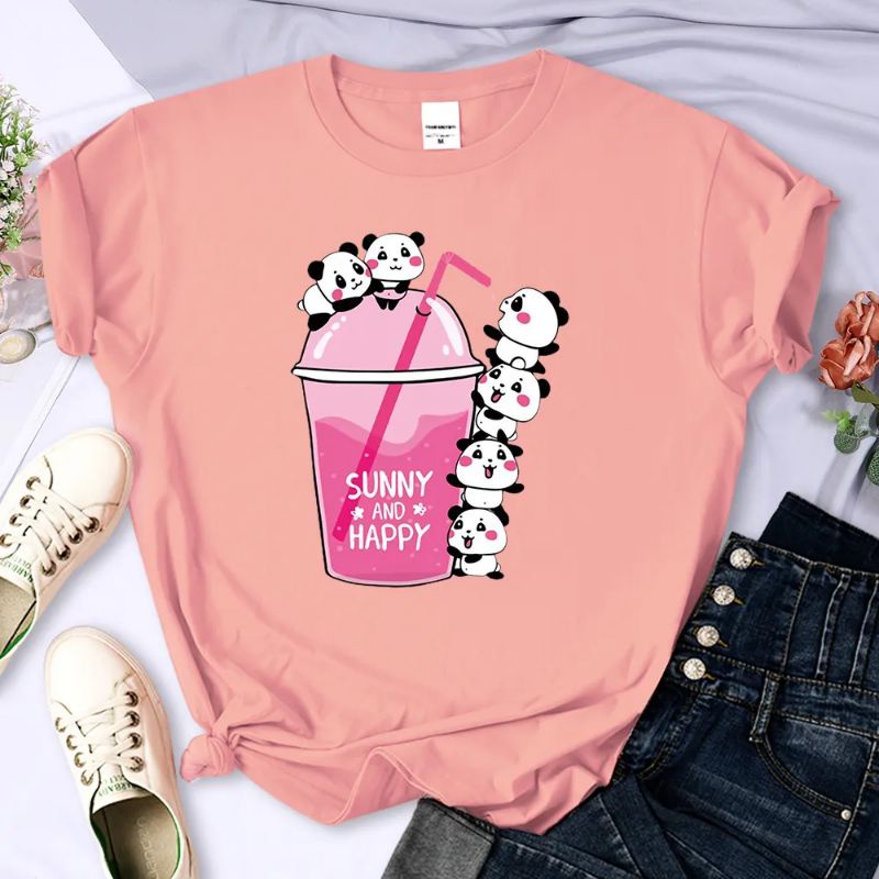 Kaos Wanita Panda Boba Lucu Oversize Lengan Pendek Jumbo Baju Panda Wanita Anime Kartun Aesthetic Tebal T-shirt Gambar Panda Beruang Minuman Boba Jumbo Katun Combed Kaos Atasan Cewek Motif Gambar Lucu Oversize All Size Lengan Panjang Baju Kaos Distro XXXL