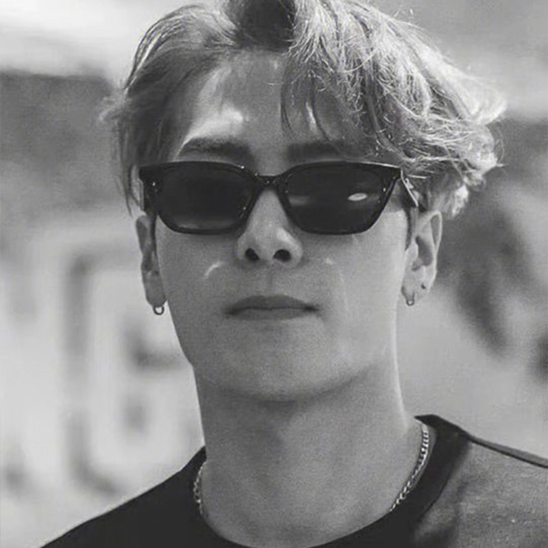 Kacamata hitam gaya Jackson Wang Kacamata pelindung UV gaya jalanan gaya Korea
