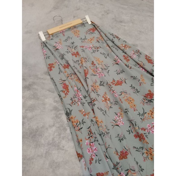 Jilbab segiempat Wolfis