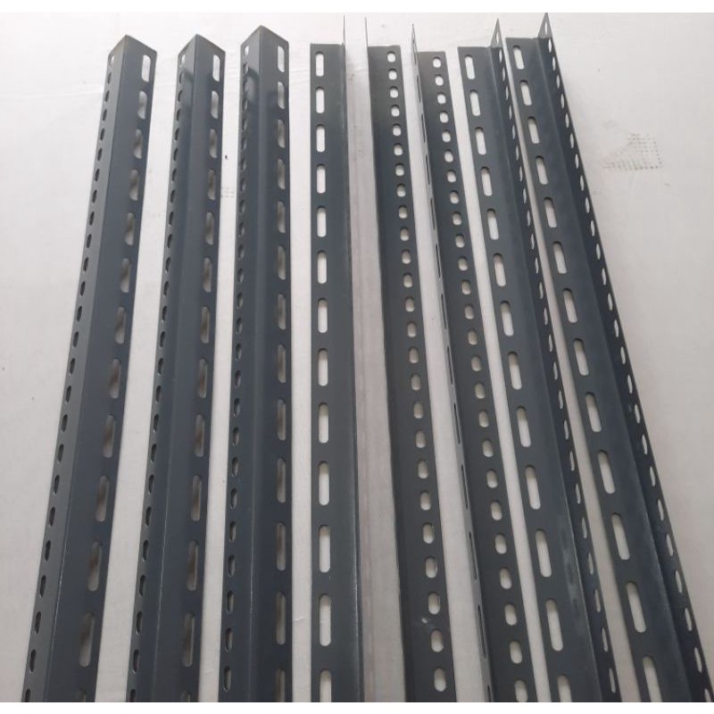 Besi siku lubang 1 meter 1,5mm
