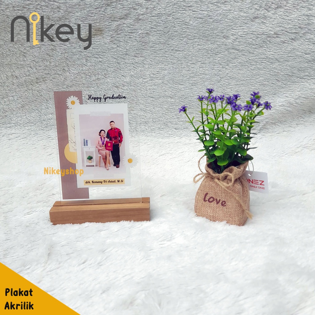 

PLAKAT GRADUATION, KADO GRADUATION, KADO ULTAH, KADO AKRILIK 15X10CM