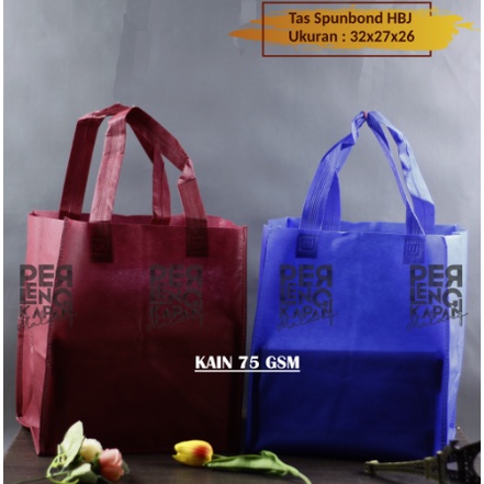 

Tas Box Spunbond Goodie Bag Standing Handle Jahit Kuat Ukuran 32x27x26 Souvenir Promosi Murah