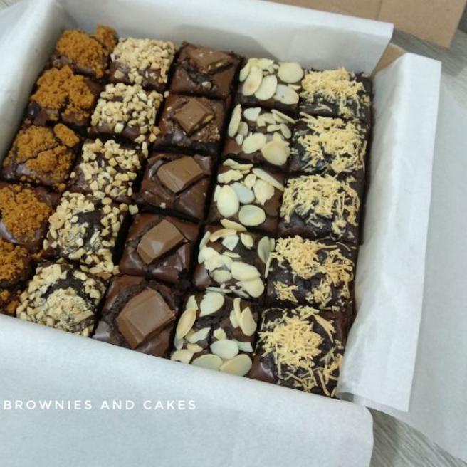

➱ Brownies Panggang size 20x20 cm / Fudgy brownies sekat 25 slices ➬