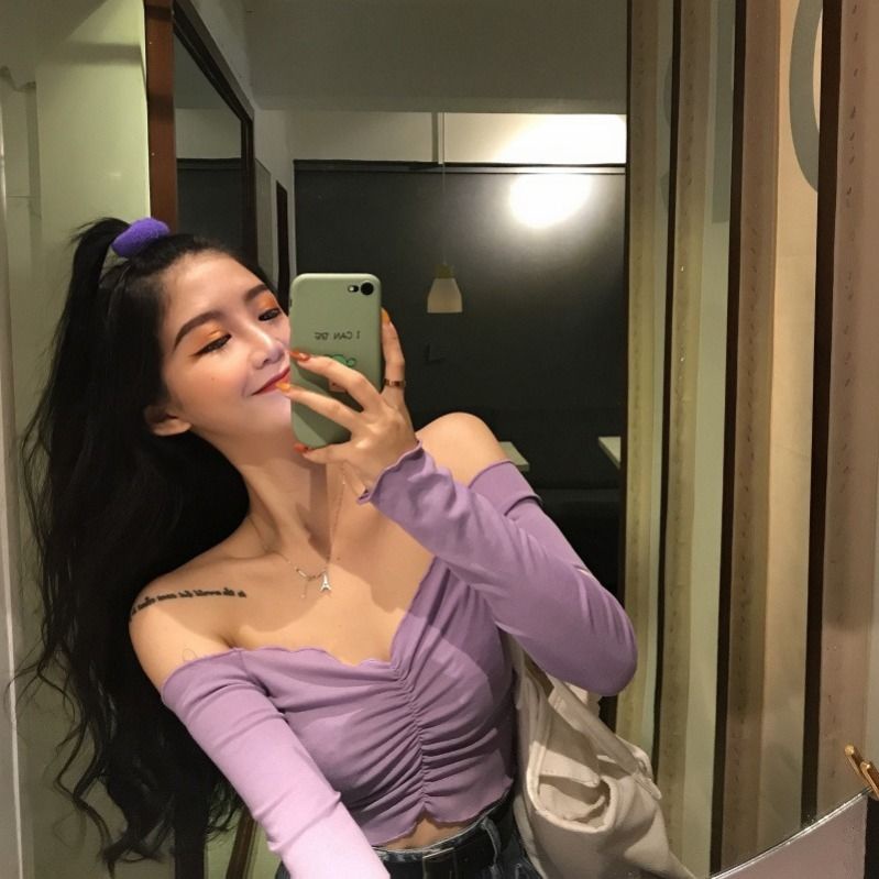 Red 2023 Baru Super Api In Jamur Sisi Kerah Off-Shoulder Pendek Lengan Panjang Top Slim Fit Tipis bocor Pusar T-shirt