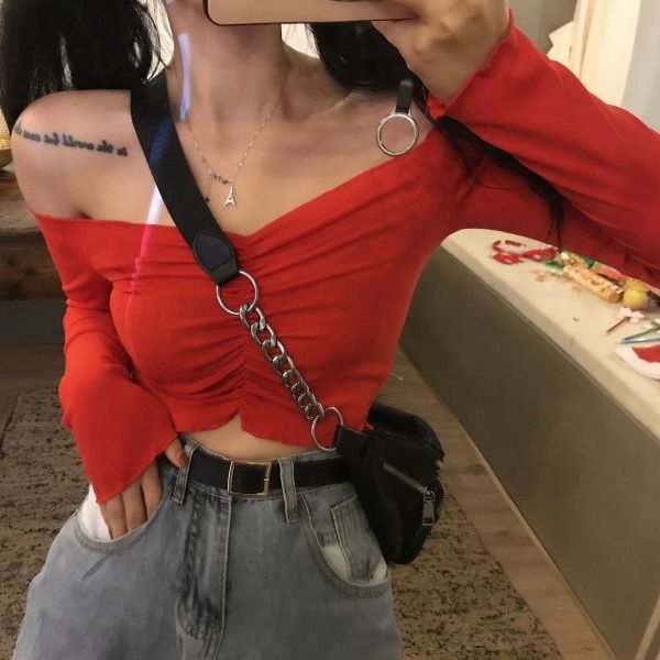 Red 2023 Baru Super Api In Jamur Sisi Kerah Off-Shoulder Pendek Lengan Panjang Top Slim Fit Tipis bocor Pusar T-shirt