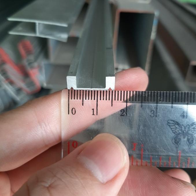 rel U aluminium kaca 6m